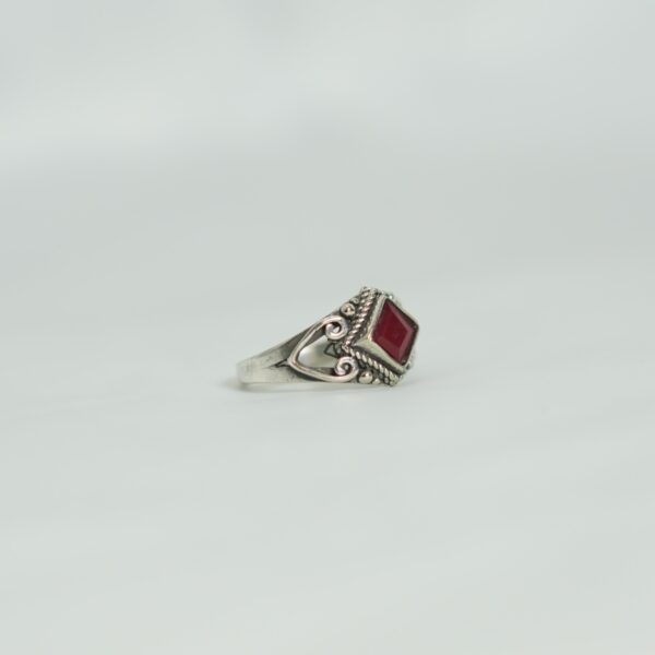 Vintage Moroccan Garnet Ring – A Touch of Heritage and Grace