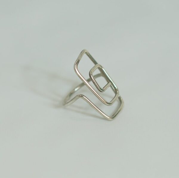 Minimalist Spiral Ring – Modern Moroccan Essence