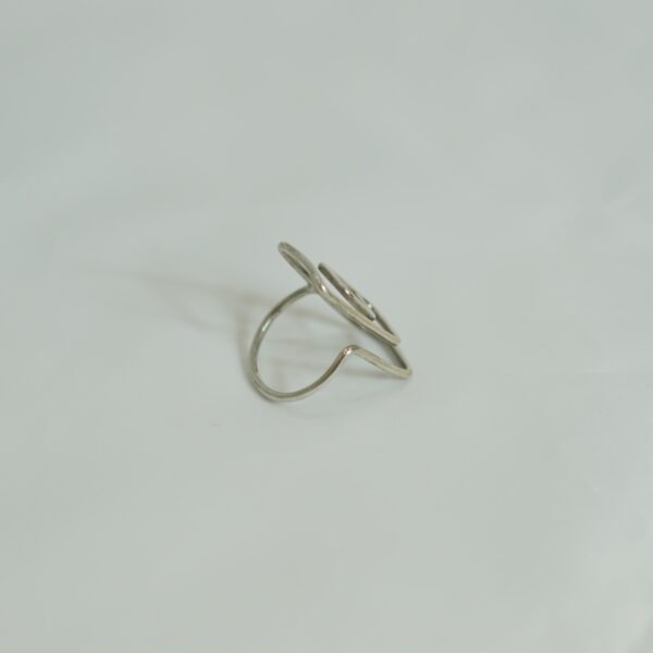 Minimalist Spiral Ring – Modern Moroccan Essence