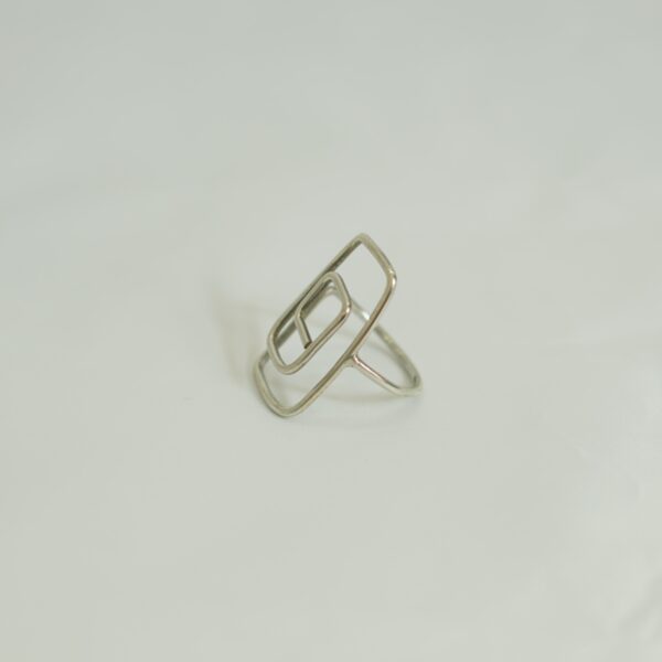 Minimalist Spiral Ring – Modern Moroccan Essence