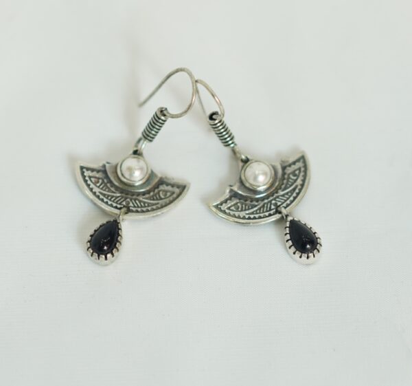 Tuareg Crescent Earrings – Tribal Moon Design with Pearl and Onyx Beads
