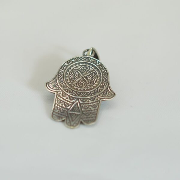 Engraved Hamsa Hand Pendant – Symbol of Protection & Harmony