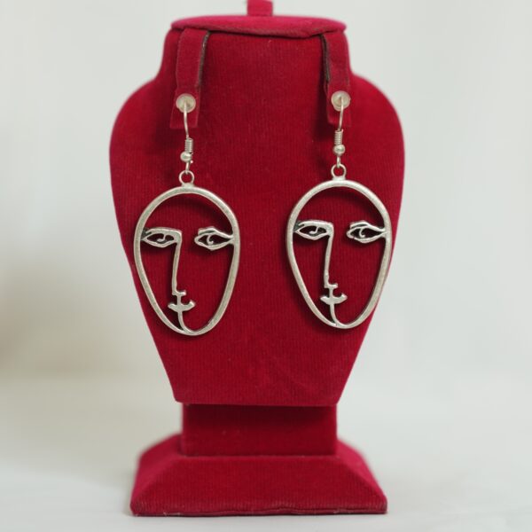 Abstract Face Line Art Earrings – Modern Minimalist Statement Jewelry